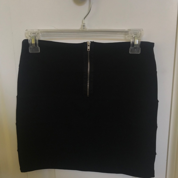 Little Black Skirt - Picture 2 of 2